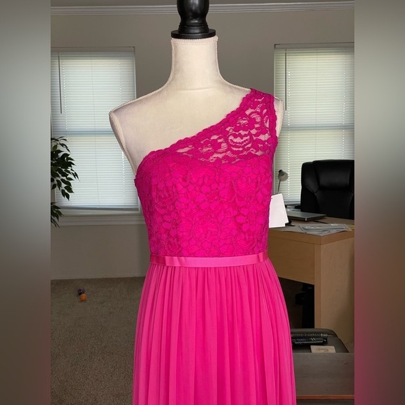 David’s Bridal Begonia Long One Shoulder Lace Prom Dress Size 6 Color Pink NWT - Picture 10 of 14